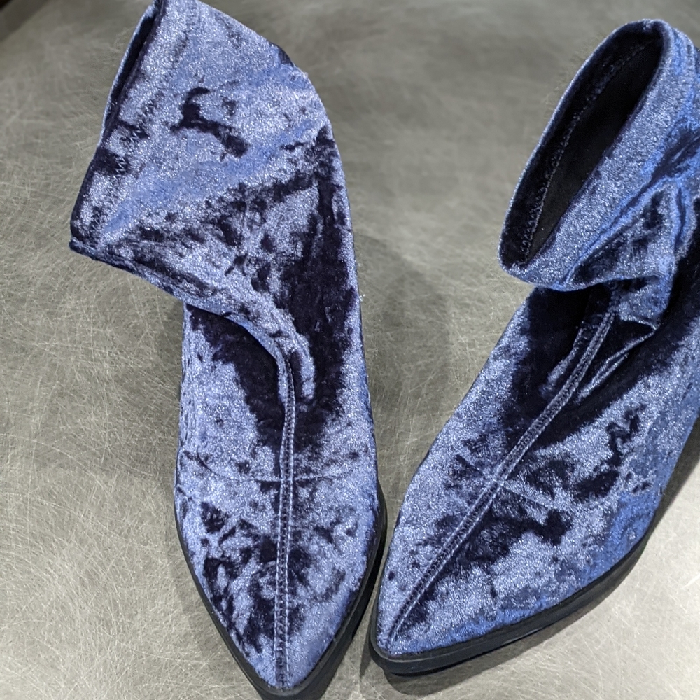💙 Crushed Velvet Sock Booties